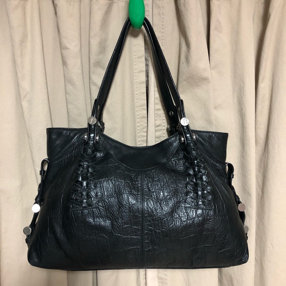 B Makowsky 100% Genuine Leather Black Silver Purse